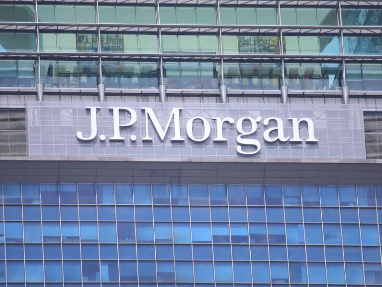 JPMorgan senkt Coinbase mit einem Kursziel von 68 $ auf neutral;  Aktien-Einbruch
