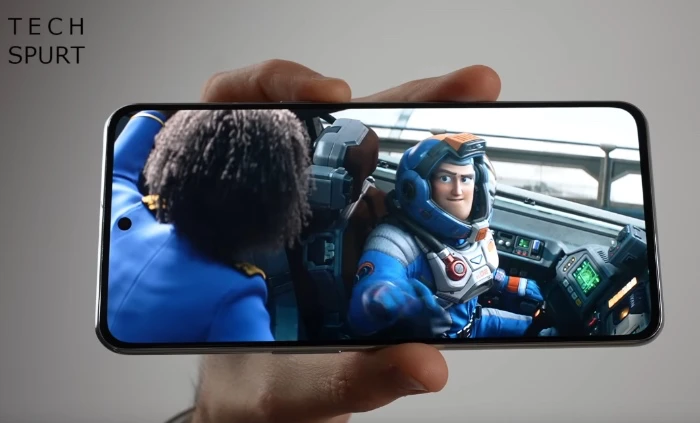 OnePlus 10T Smartphone wird getestet (Video)